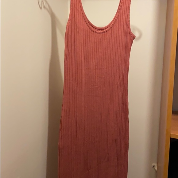 Figure-hugging Maxi Dress - Picture 4 of 6